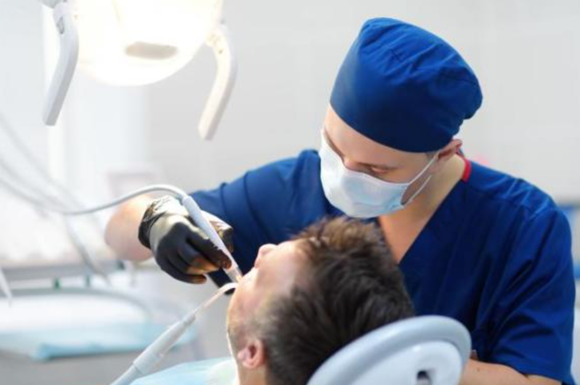Quanto costa curarsi dal dentista? Per molte famiglie troppo